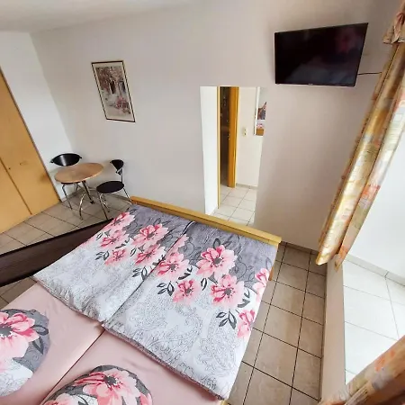 Casa de hóspedes Zimmervermietung Sat *